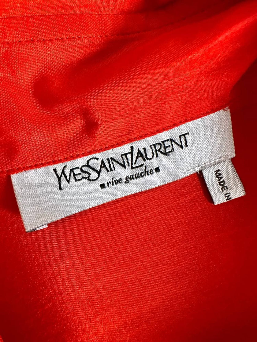 Camicia Yves Saint Laurent in pura seta rosso aragosta con pettorina
