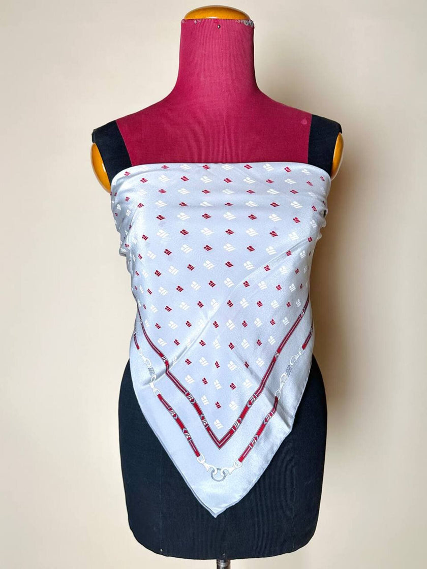 Foulard in seta grigio perla fantasia bianca e rossa