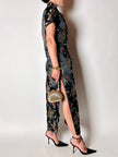 Qipao vintage in raso jacquard nero fantasia orientale con draghi e fenici
