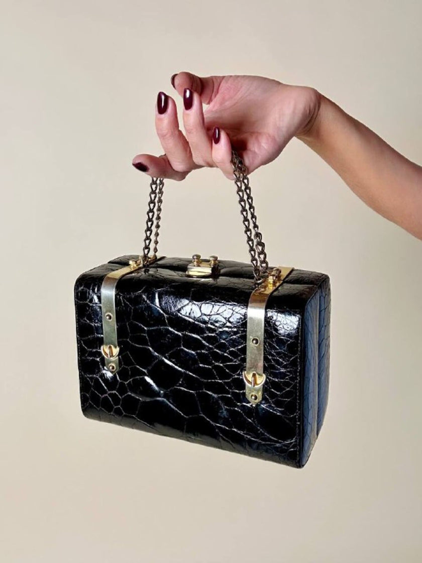 Borsa a bauletto in pelle stampa coccodrillo color testa di moro con manici a catena