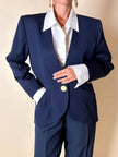 Blazer vintage Yves Saint Laurent en laine rasée bleu nuit avec boutons dorés logotés