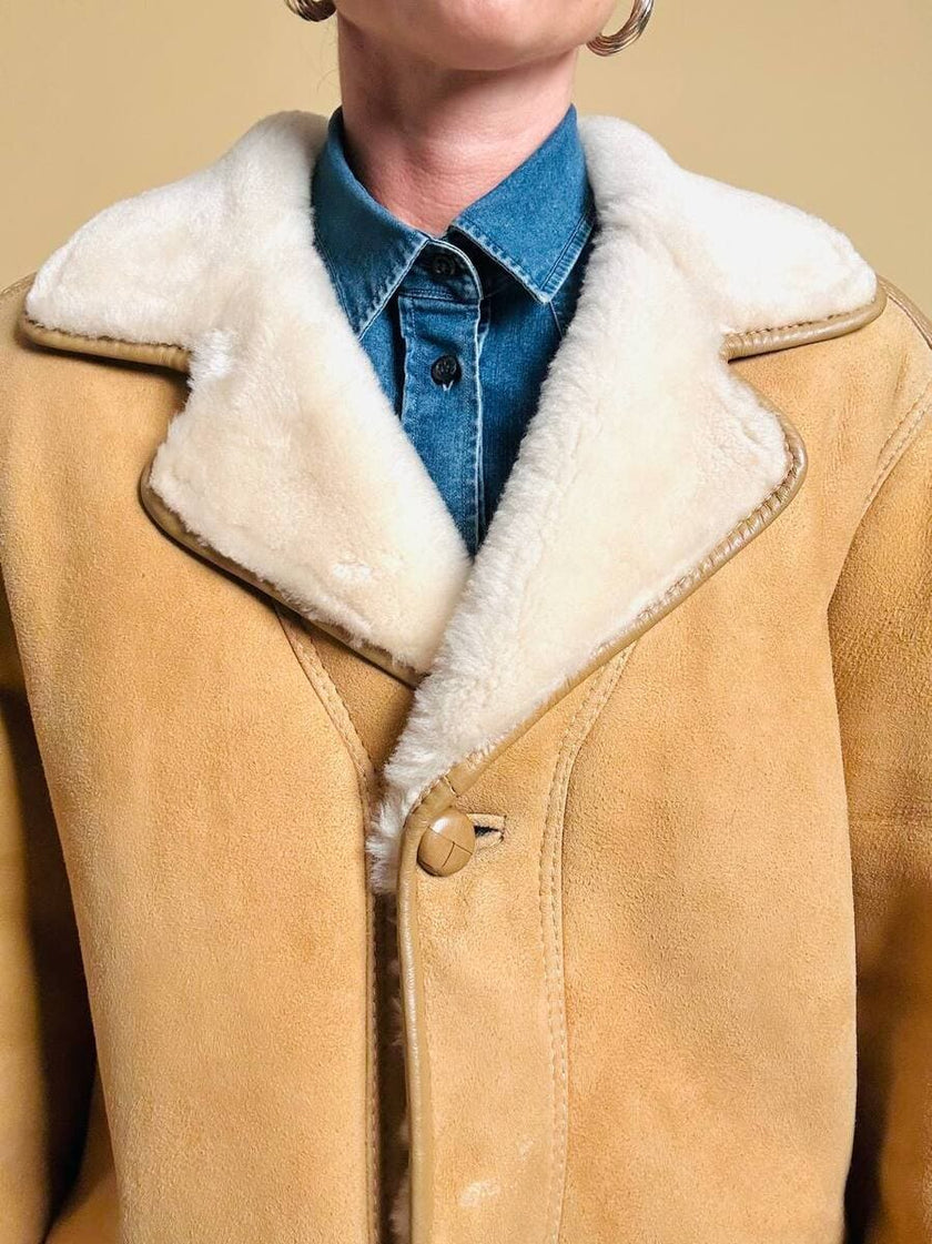 Shearling Oiginal in suede color biscotto