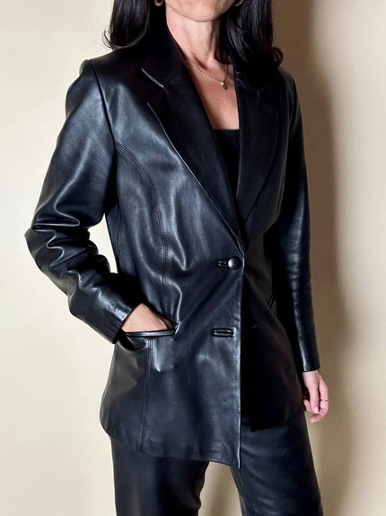 Blazer vintage in pelle nera Elizé Paris sciancrato con bottoni ricoperti in pelle