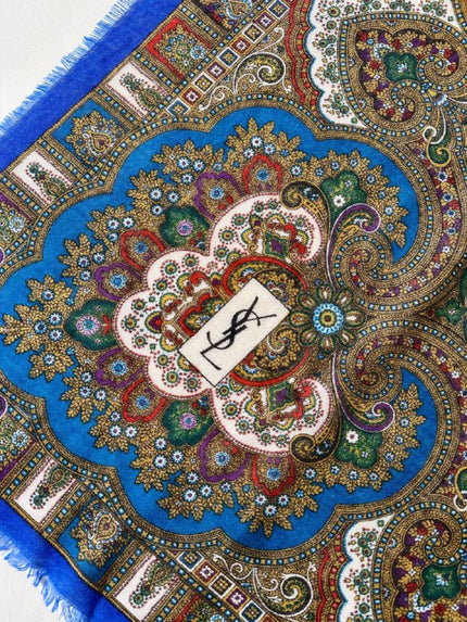 Foulard Yves Saint Laurent in lana leggera blu elettrico fantasia paisley