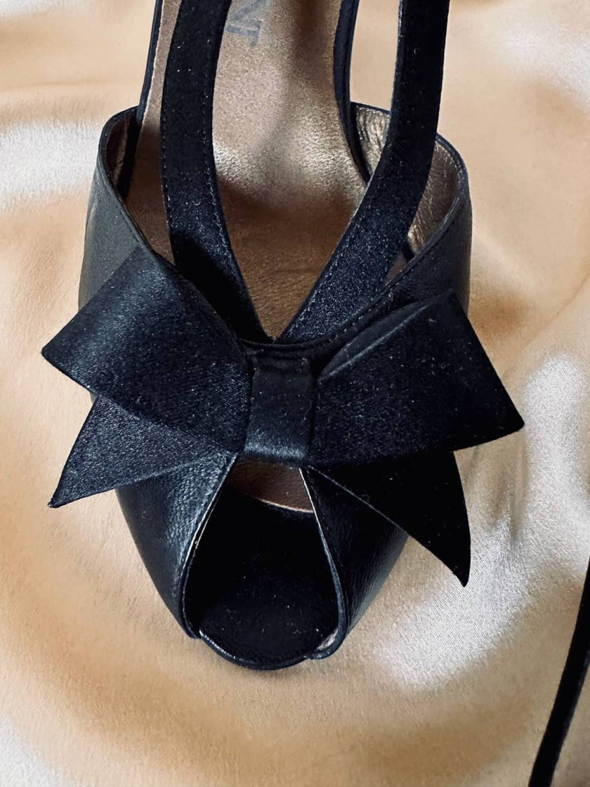 Sandali neri in pelle e raso con fiocco “Yves Saint Laurent”