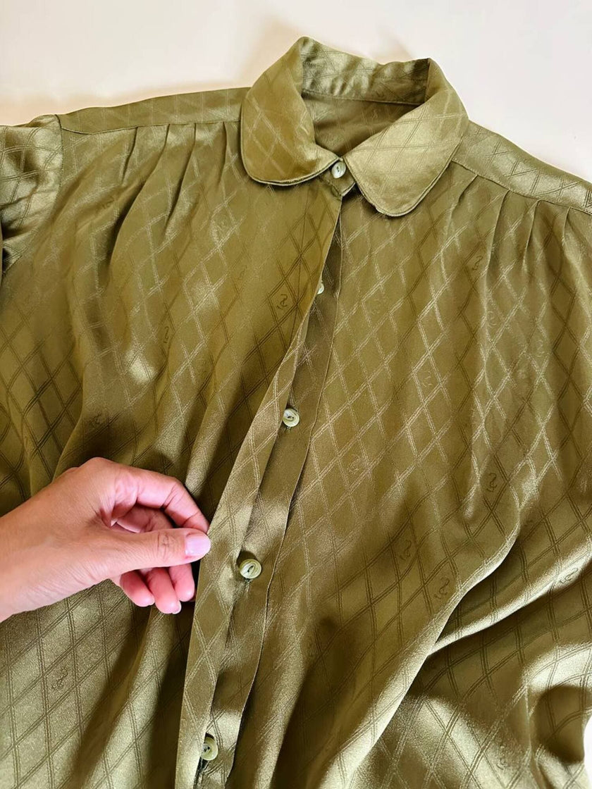 Camicia in seta jacquard verde oliva con motivo a losanghe