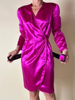 Wrap dress in raso ciclamino con cintura in coordinato “Sartoria Oriana Neri”