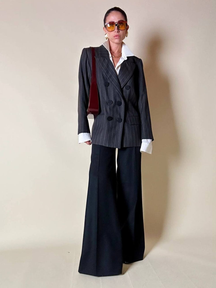 Blazer doppiopetto in rasato di lana grigio gessato con maxi bottoni neri  “Yves Saint Laurent”