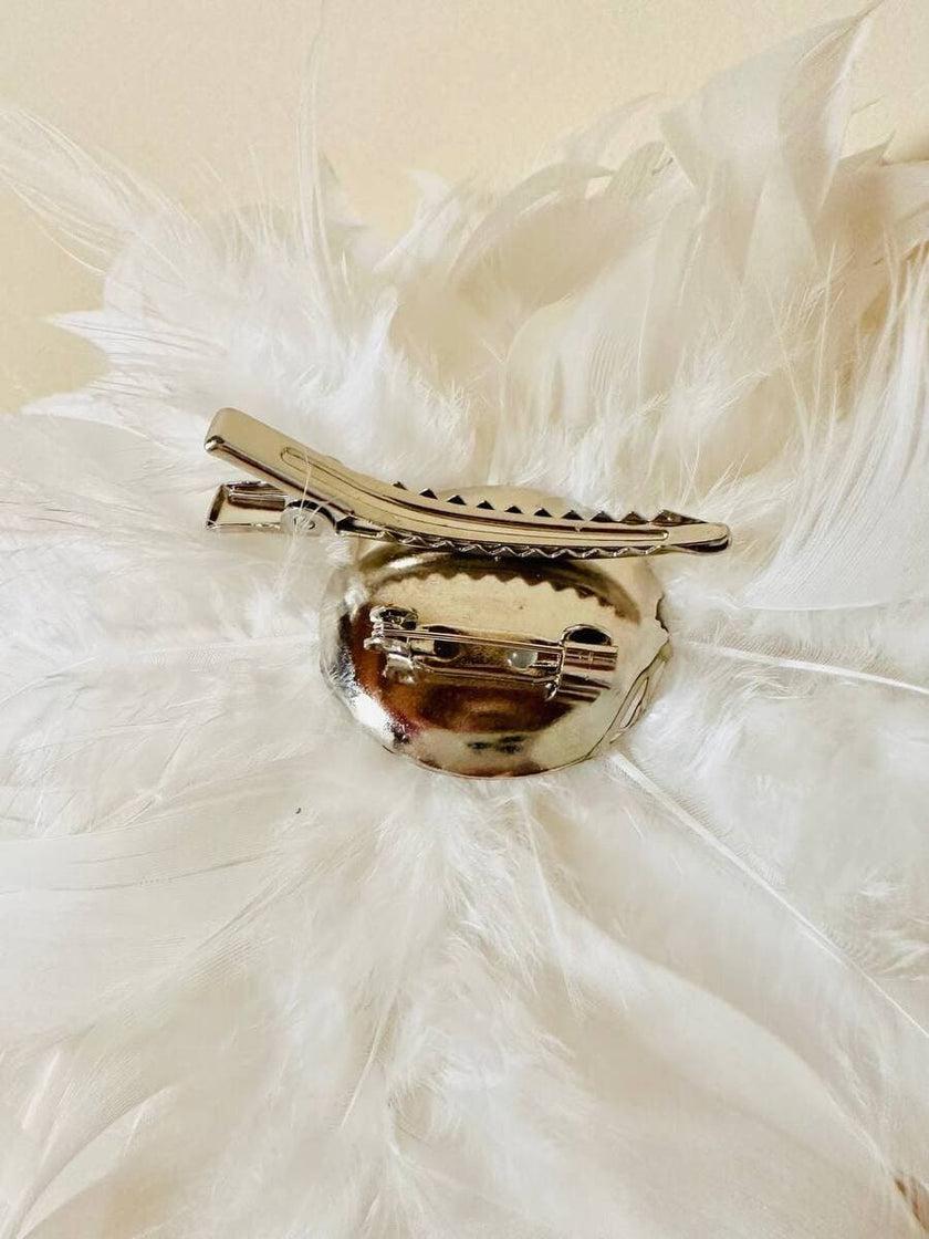Broche/pince à plumes blanches