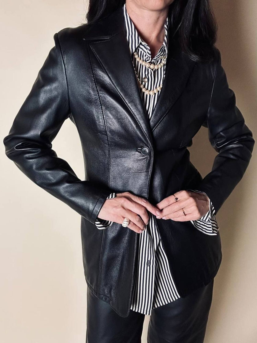 Blazer vintage in pelle nera Blue Deep taglio classico sciancrato
