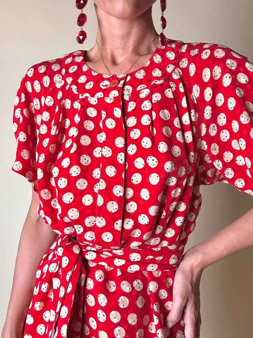 Mini abito rosso in seta jacquard a pois con fusciacca in coordinato “Fendi”