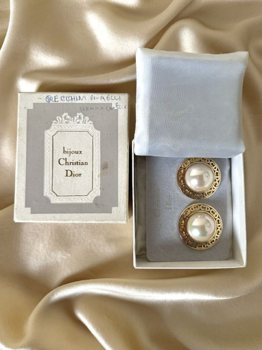 Maxi clip dorate con perle cabochon “Christian Dior”