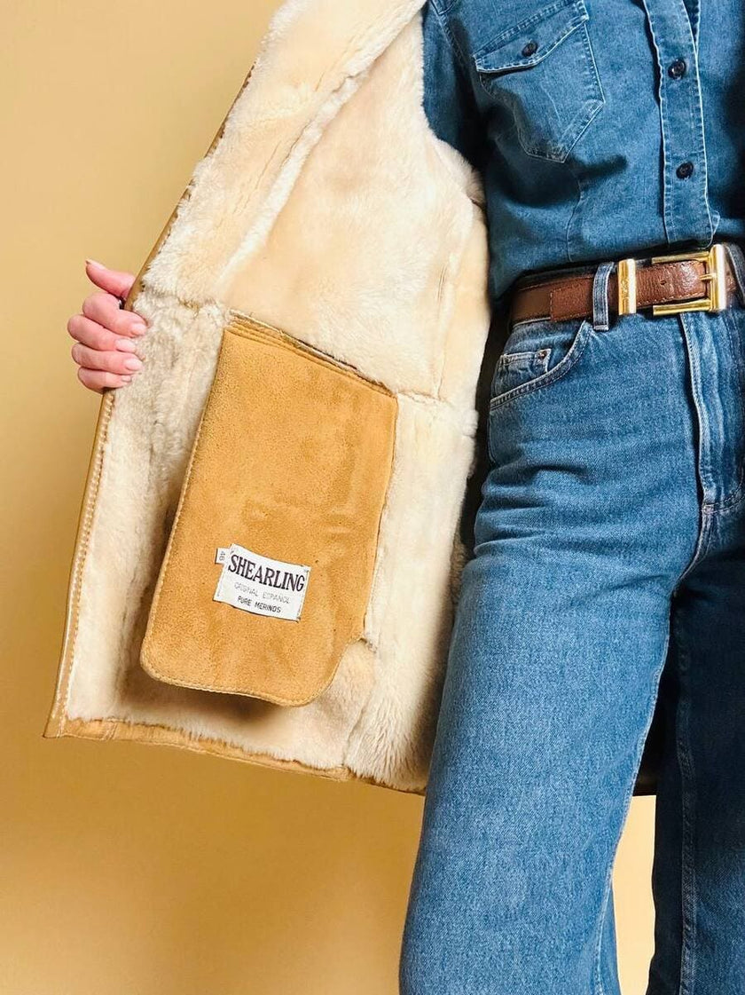 Shearling Oiginal in suede color biscotto
