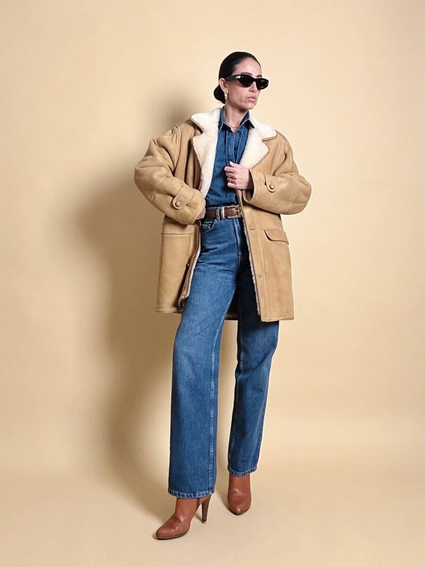 Shearling Oiginal in suede color biscotto