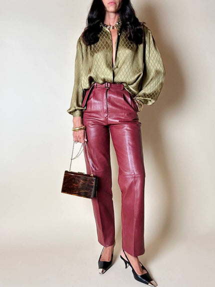 Pantalone in pelle mattone rosato a vita alta con pince e cintura in coordinato La Matta