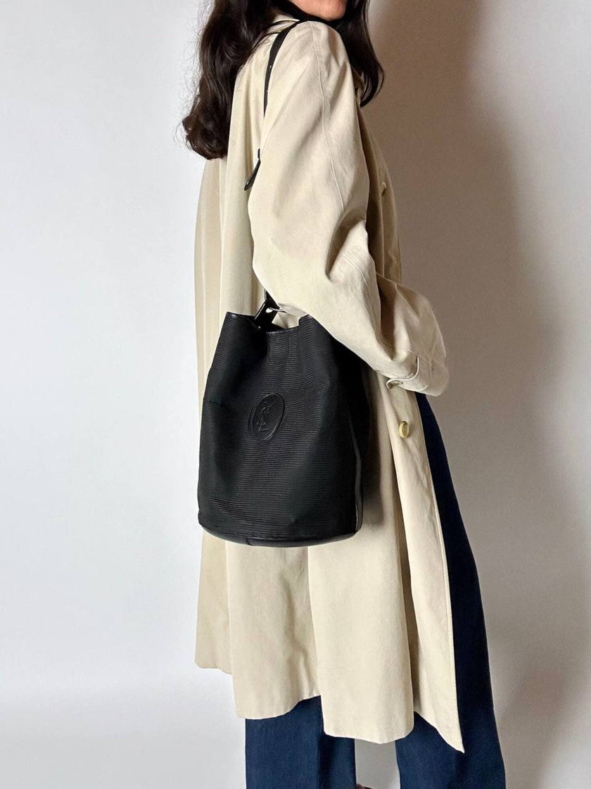 Secchiello vintage Yves Saint Laurent in tessuto nero millerighe con riporti in pelle