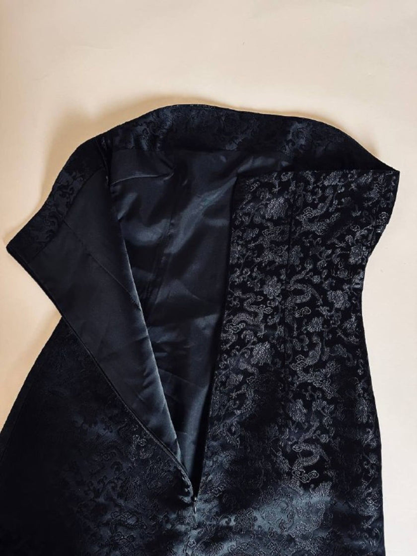 Abito a fascia in broccato di seta nero fantasia orientale