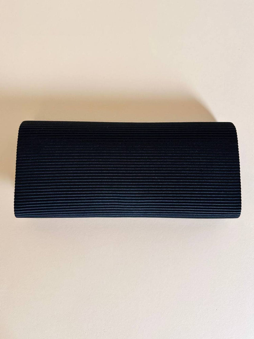 Pochette nera con fiocco in tessuto canneté