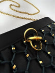 Pochette vintage Rodo in raso nero lavorato a rete con nappa couture e tracolla in catena