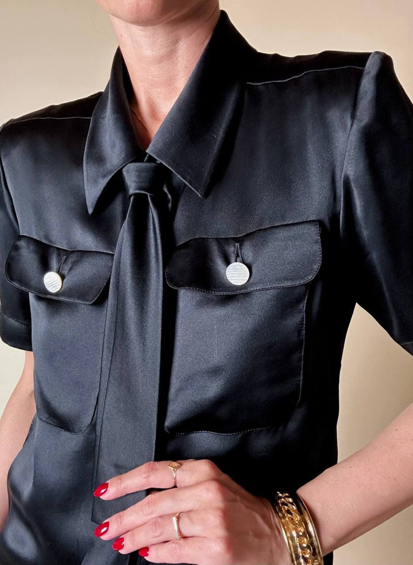 Camicia nera in raso di seta con cravattino “Yves Saint Laurent”