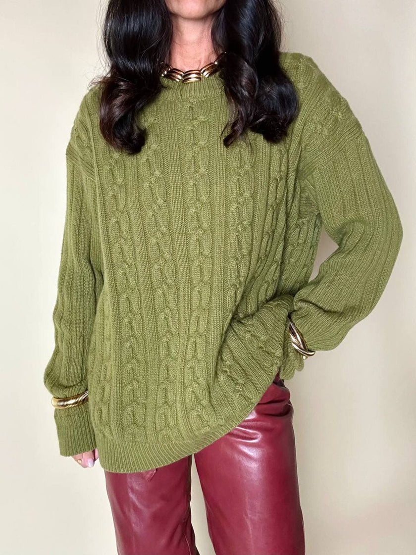 Maglione girocollo lavorato a trecce e a coste larghe verde oliva