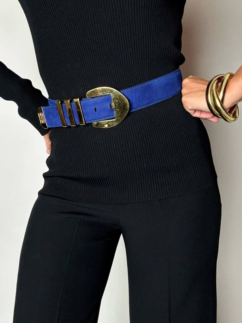 Cintura vintage Givenchy in nabuk blu cobalto con fibbia sagomata e passanti oro