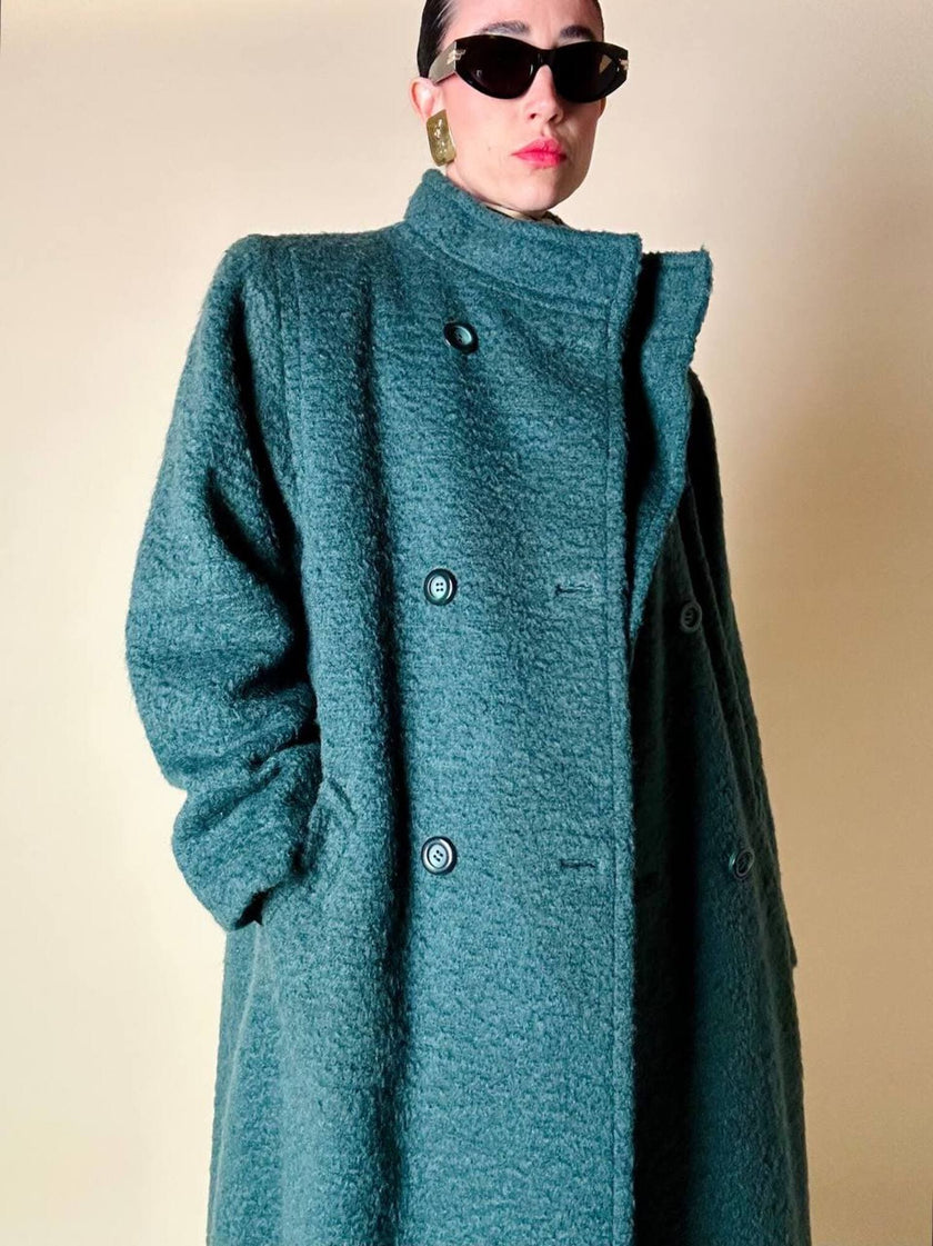 Cappotto doppiopetto in lana bouclé verde bosco con fodera firmata