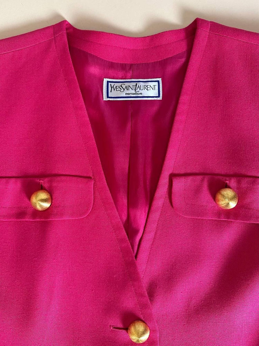 Blazer fucsia con bottoni gioiello dorati in metallo satinato “Yves Saint Laurent”
