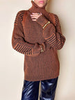 Dolcevita oversize con maxi collo in misto lana a coste larghe ruggine e nero