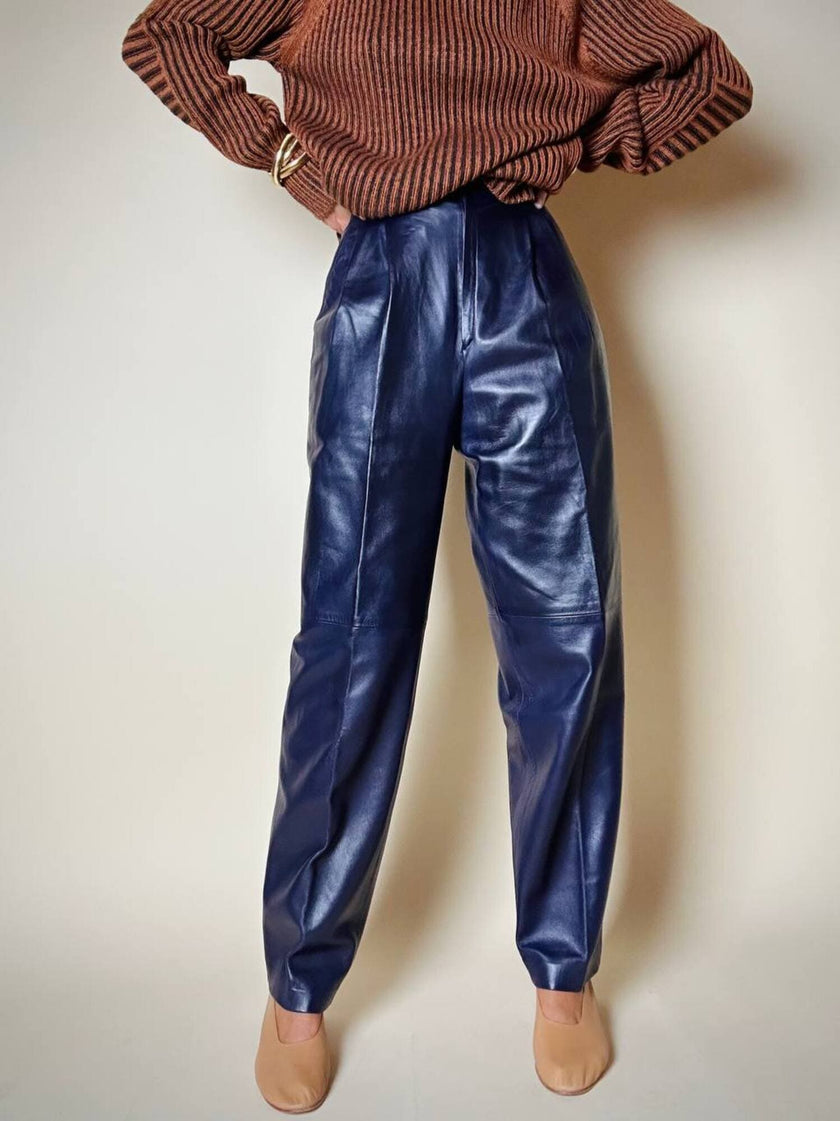 Pantalones Loewe de talle alto en napa color arándano con botón con logo