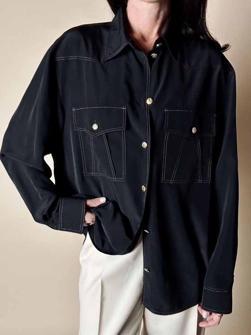 Camicia vintage nera con tasche applicate sul petto cuciture in lamé oro e bottoni dorati
