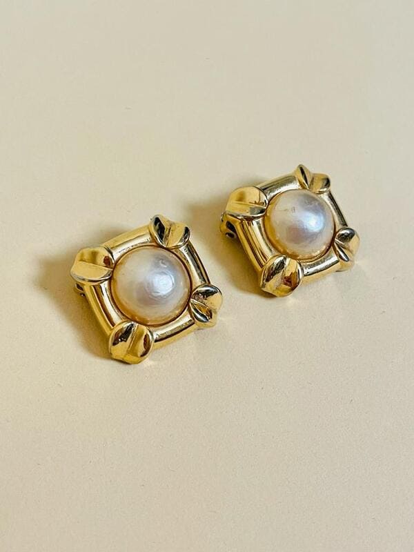 Clip Nina Ricci