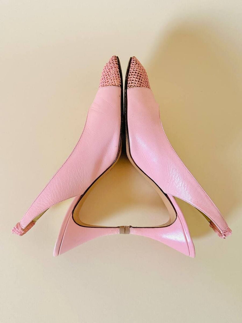 Slingback in pelle rosa con punta traforata “Valentino Garavani” by René Caovilla