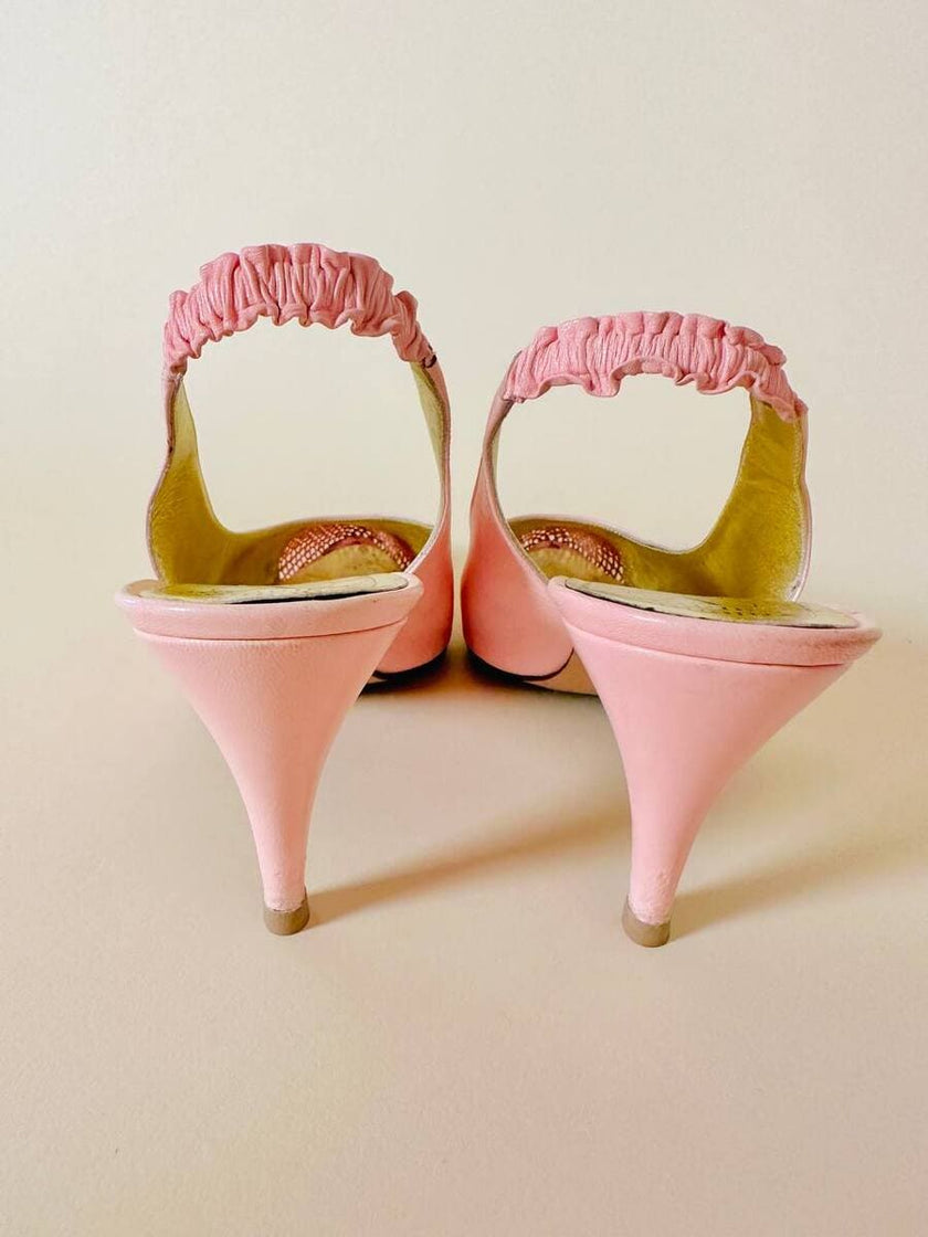 Slingback in pelle rosa con punta traforata “Valentino Garavani” by René Caovilla