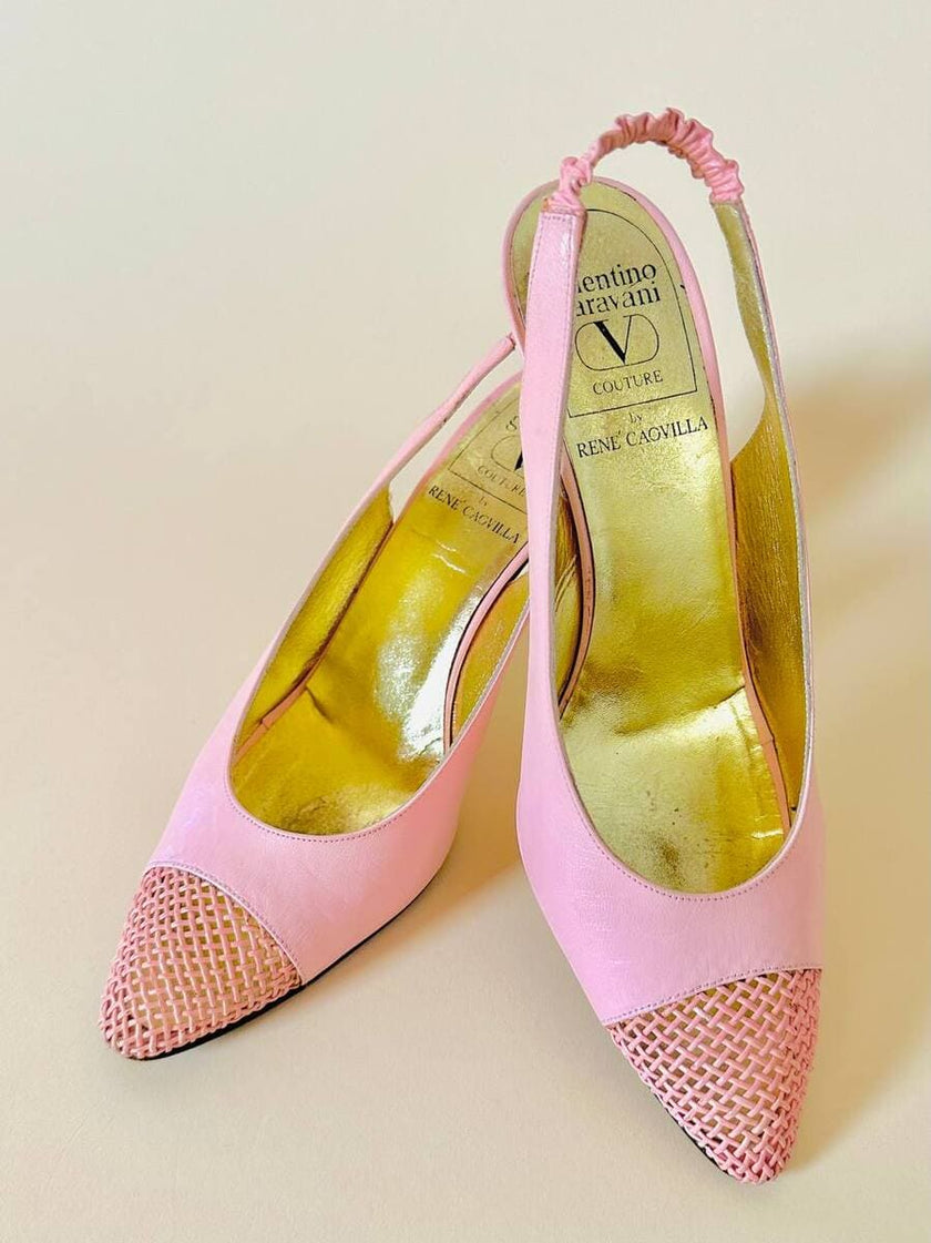 Slingback in pelle rosa con punta traforata “Valentino Garavani” by René Caovilla