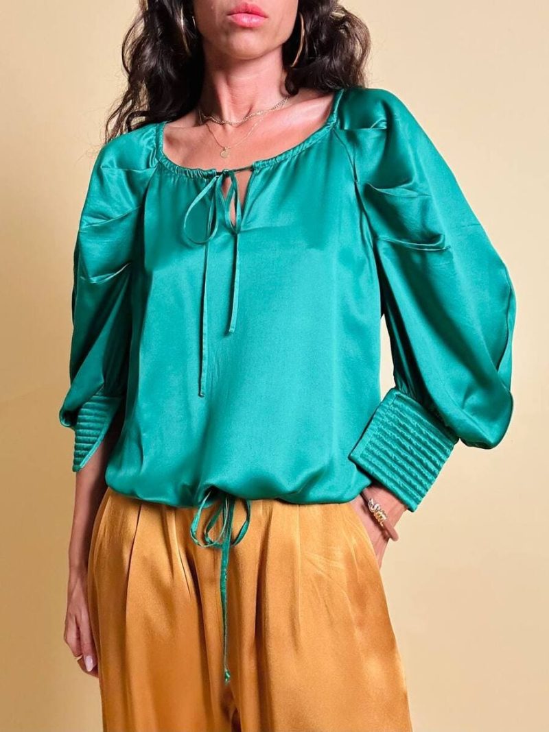 Blusa in raso di seta verde smeraldo "Yves Saint Laurent"