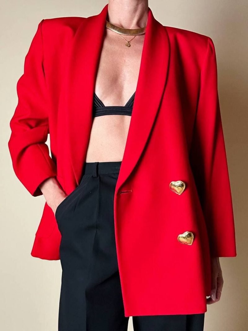 Blazer doppiopetto rosso con bottoni a cuore dorati “Yves Saint Laurent”