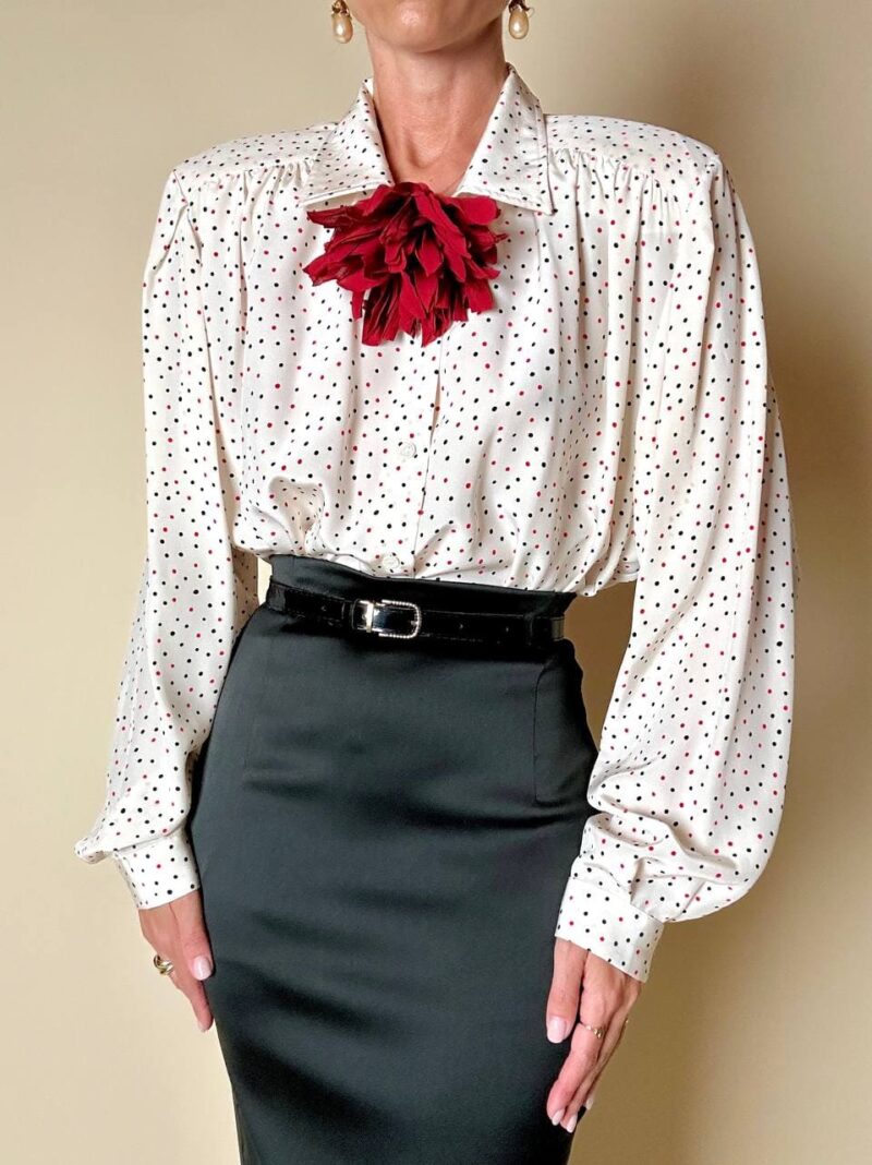 Camicia oversize in seta panna a pois rossi e neri “Corylady”