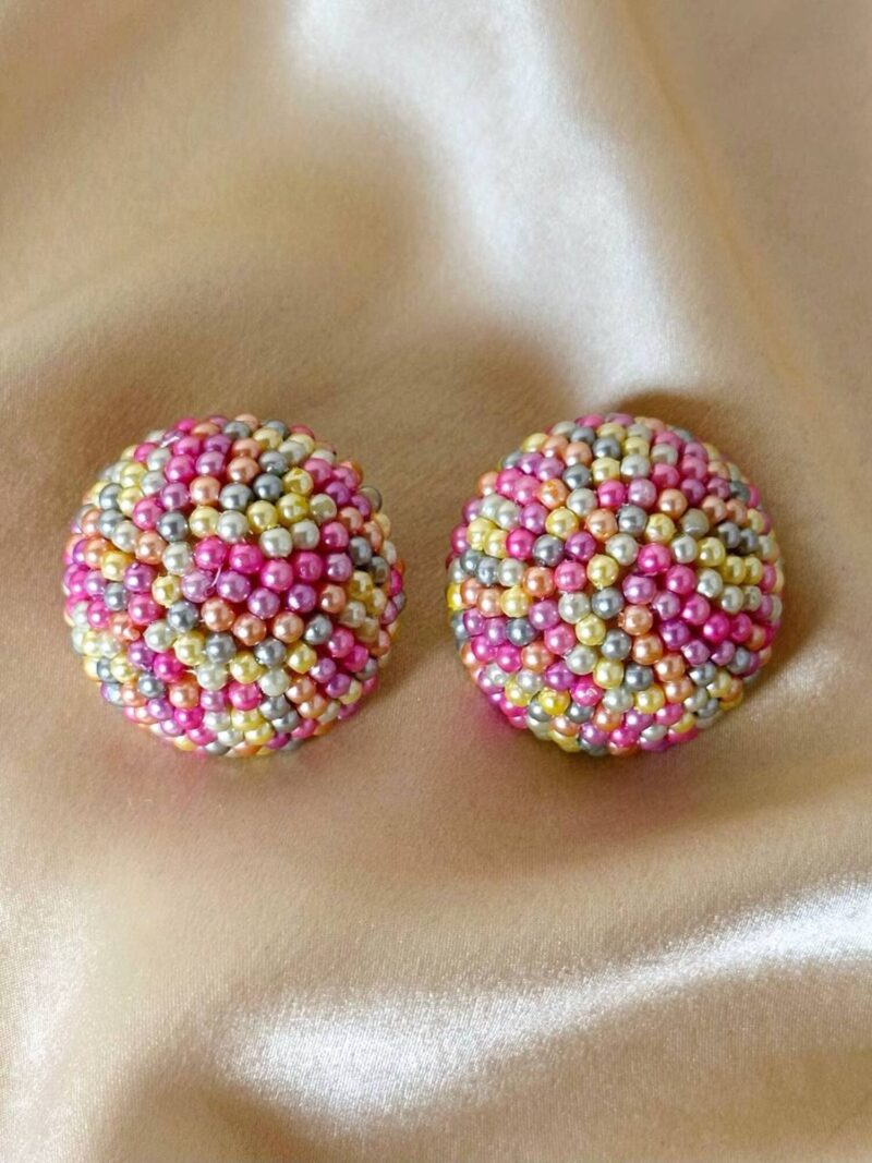 Orecchini a clip con perline multicolor in nuance pastello candy chic