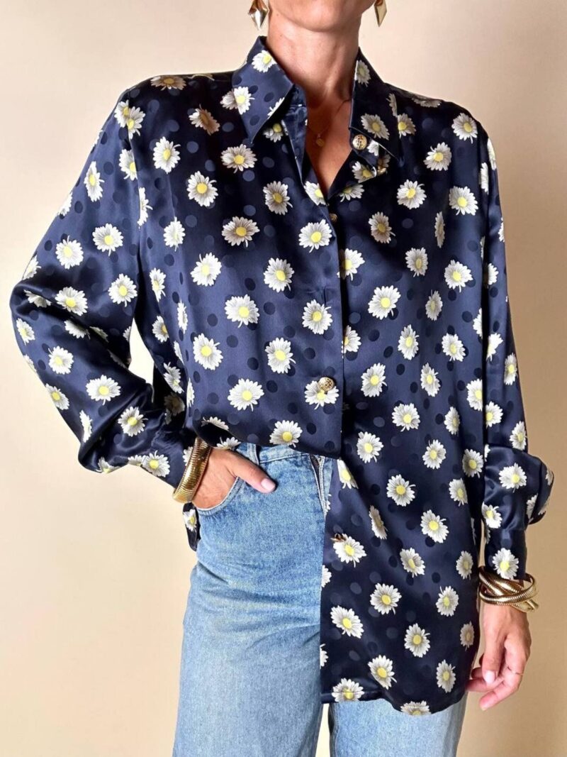 Camicia in raso di seta Jaquard blu notte fantasia margherite