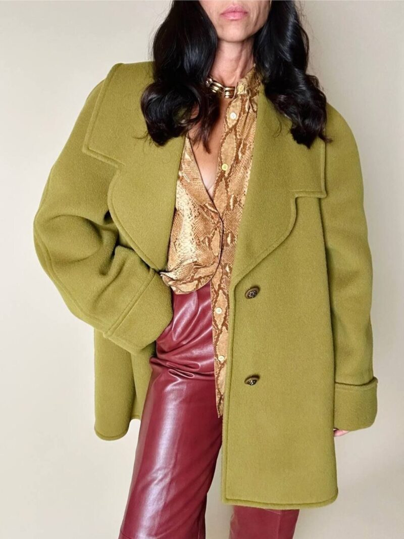 Cappottino oversize con ampi rever in lana verde acido Confezioni di Lusso