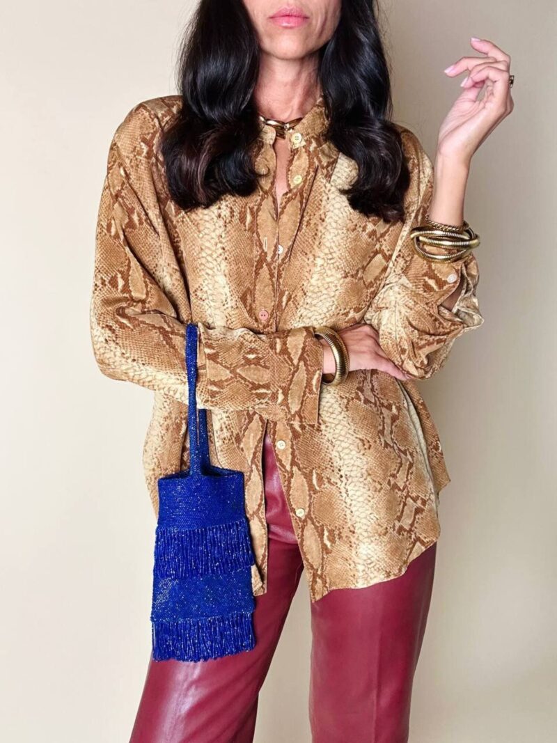 Camicia Laurèl in seta fantasia pitone nei toni del crema e marrone chiaro