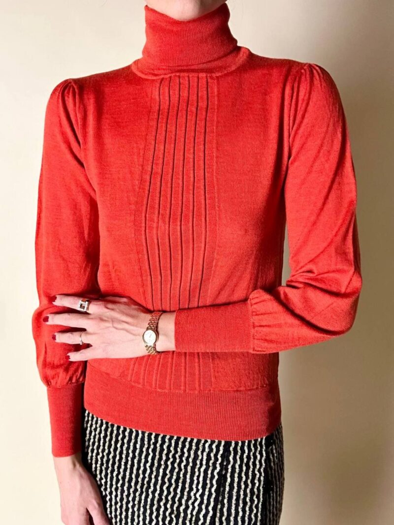 Dolcevita vintage in lana arancione tenné con motivo centrale a coste