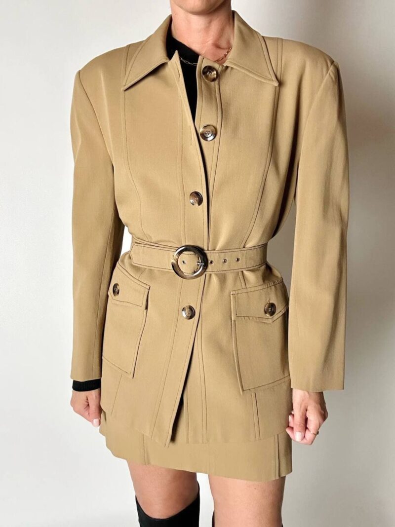 Mini tailleur vintage Cristina Effe color cammello con giacca sahariana e minigonna coordinata