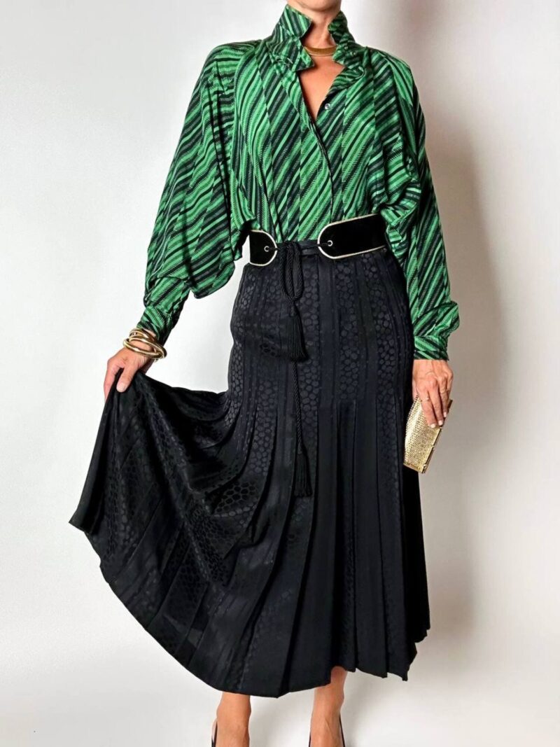 Gonna vintage Valentino in seta jacquard nera con lavorazione plissé