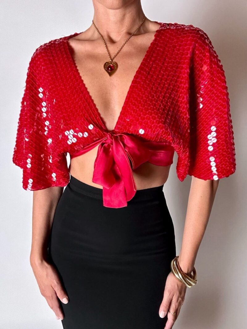 Top-Bolero vintage rosso con taglio a mantellina in seta ricamato con paillettes