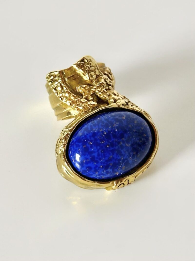 Anello Yves Saint Laurent Arty Ring con cabochon blu effetto Lapislazzuli