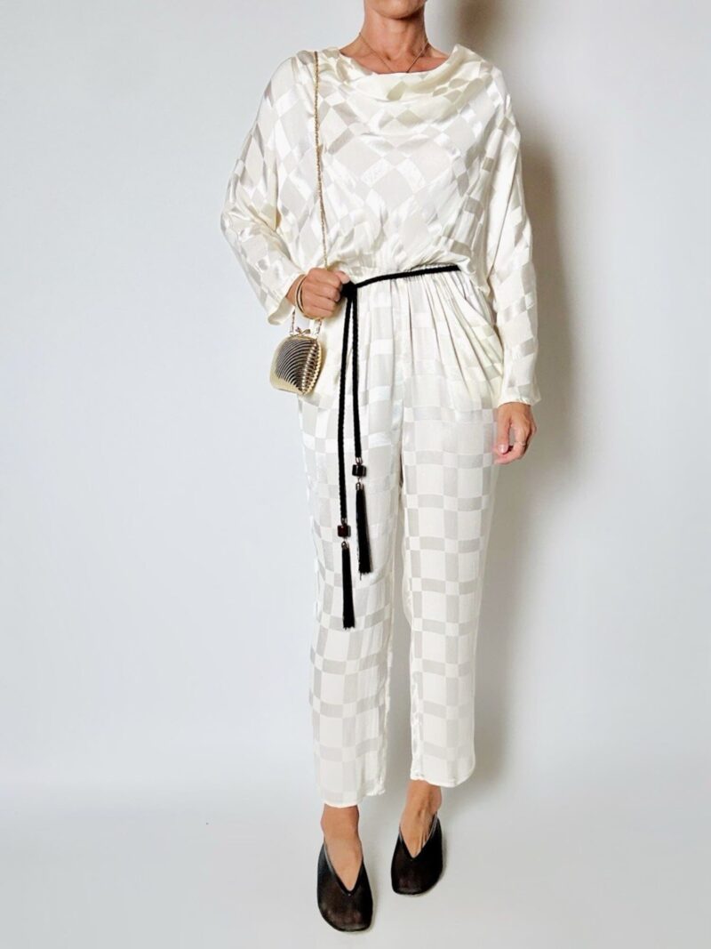 Jumpsuit vintage Spengler Mode in viscosa jacquard avorio con scollo drappeggiato