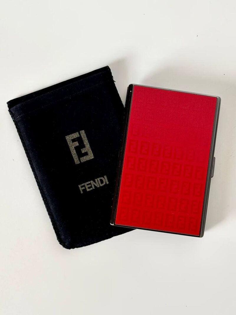 Porta sigarette-carte di credito-biglietti da visita vintage Fendi in metallo con motivo FF in smalto rosso