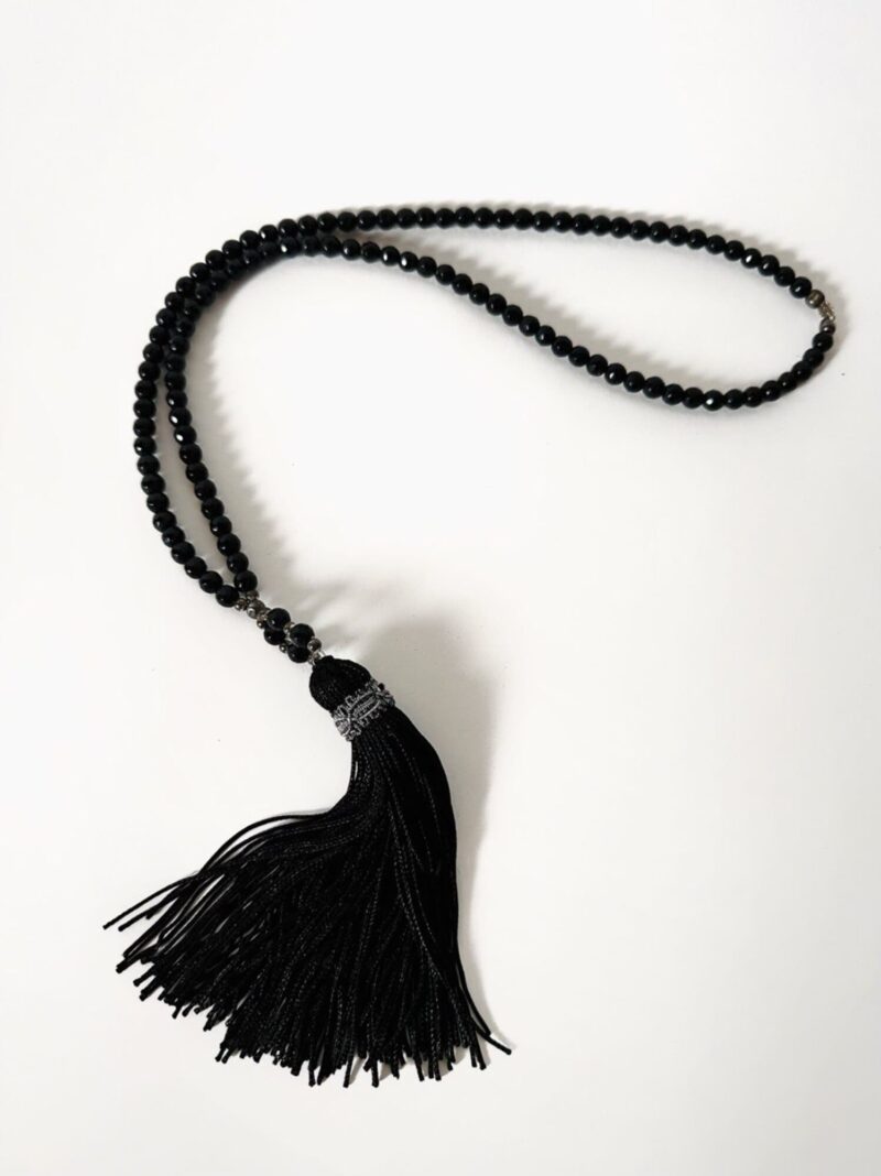 Collana vintage Spicchi di Mare con perle sfaccettate di Jet e nappa couture